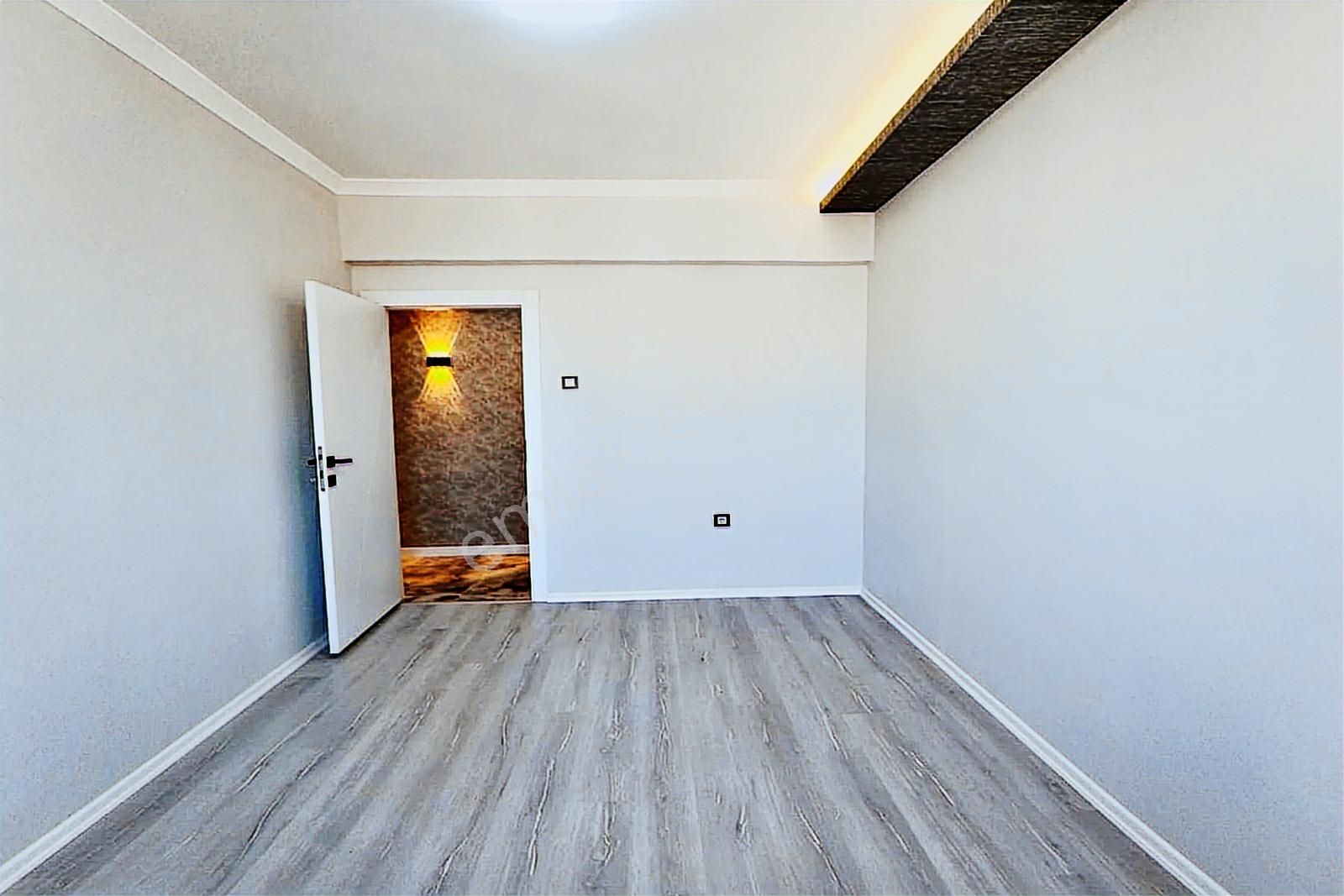 Şenlikköy Bloklarında Asansörlü 3+1 Full Lüks Yapılı Daire - Görsel 23