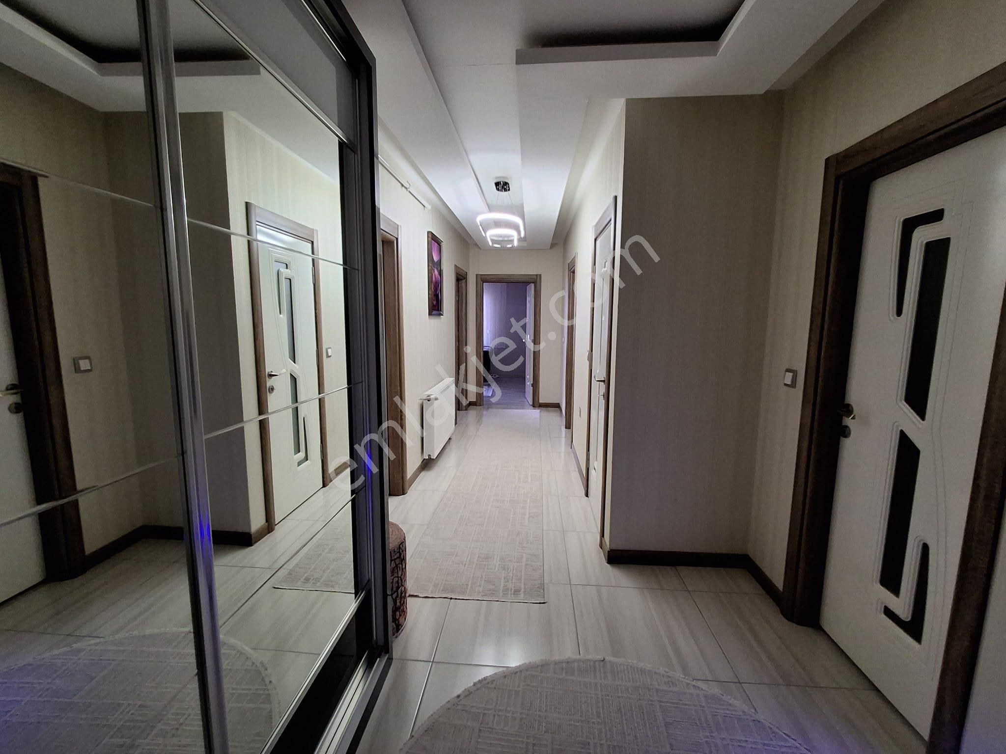 Aksaray Nakkaş Mahallesinde Satılık 3+1 Daire