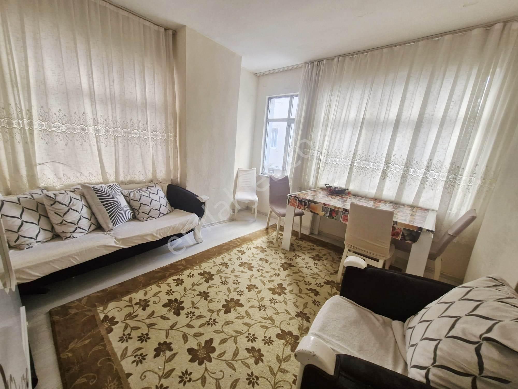 Fatih Emlak Tan 1 Kat 2+1 Eşyalı Daire Mevlana Cami Yakını - Görsel 2