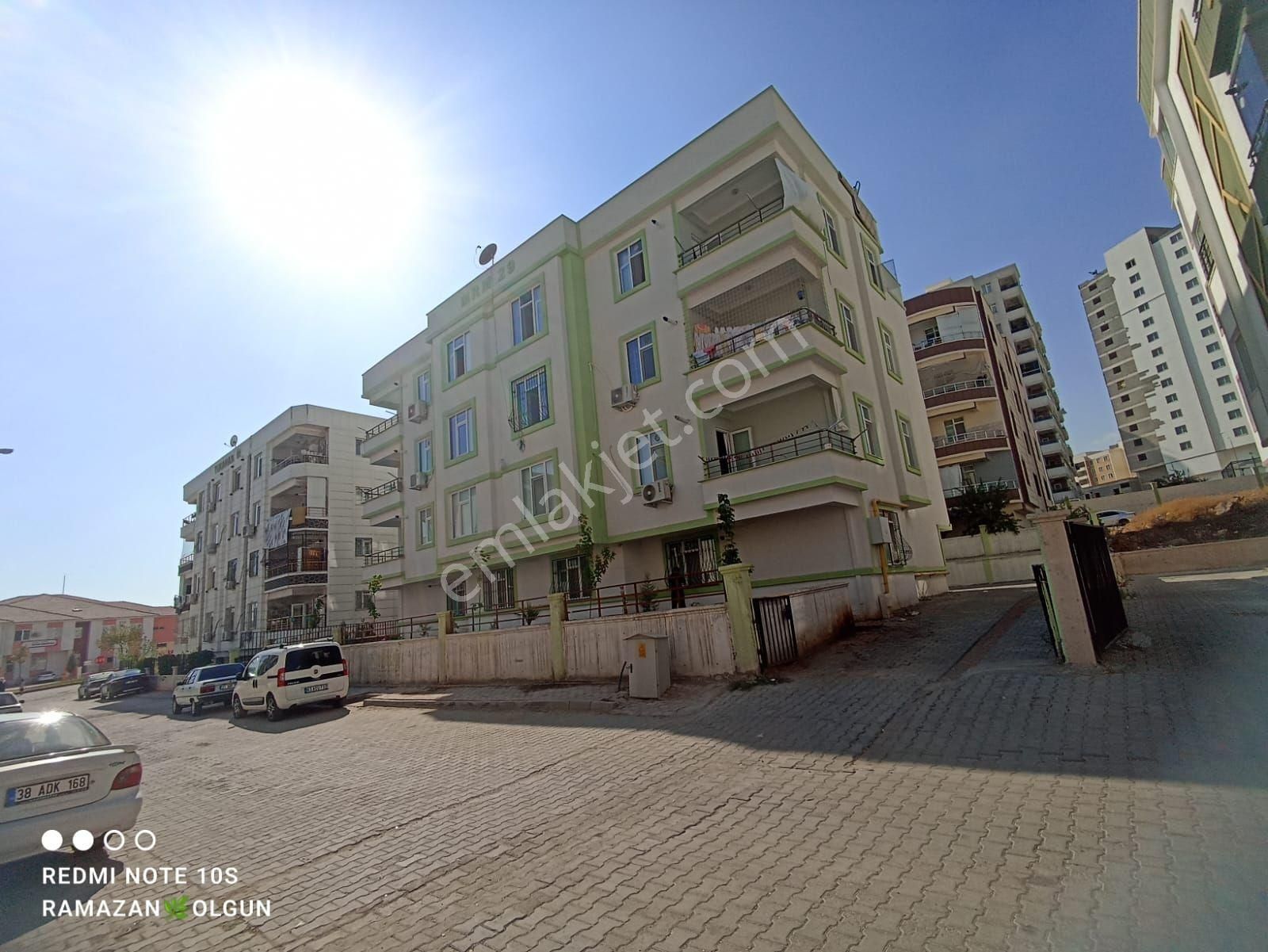 Cadde Seyrandan Satılık 2+1
