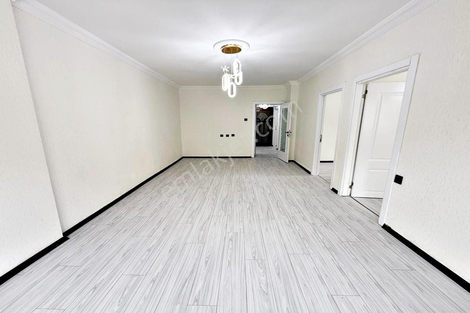 Ufuk Özdemir'den Gülbaba Cad. Full Yapılı 3+1 Masrafsız Daire - Görsel 12