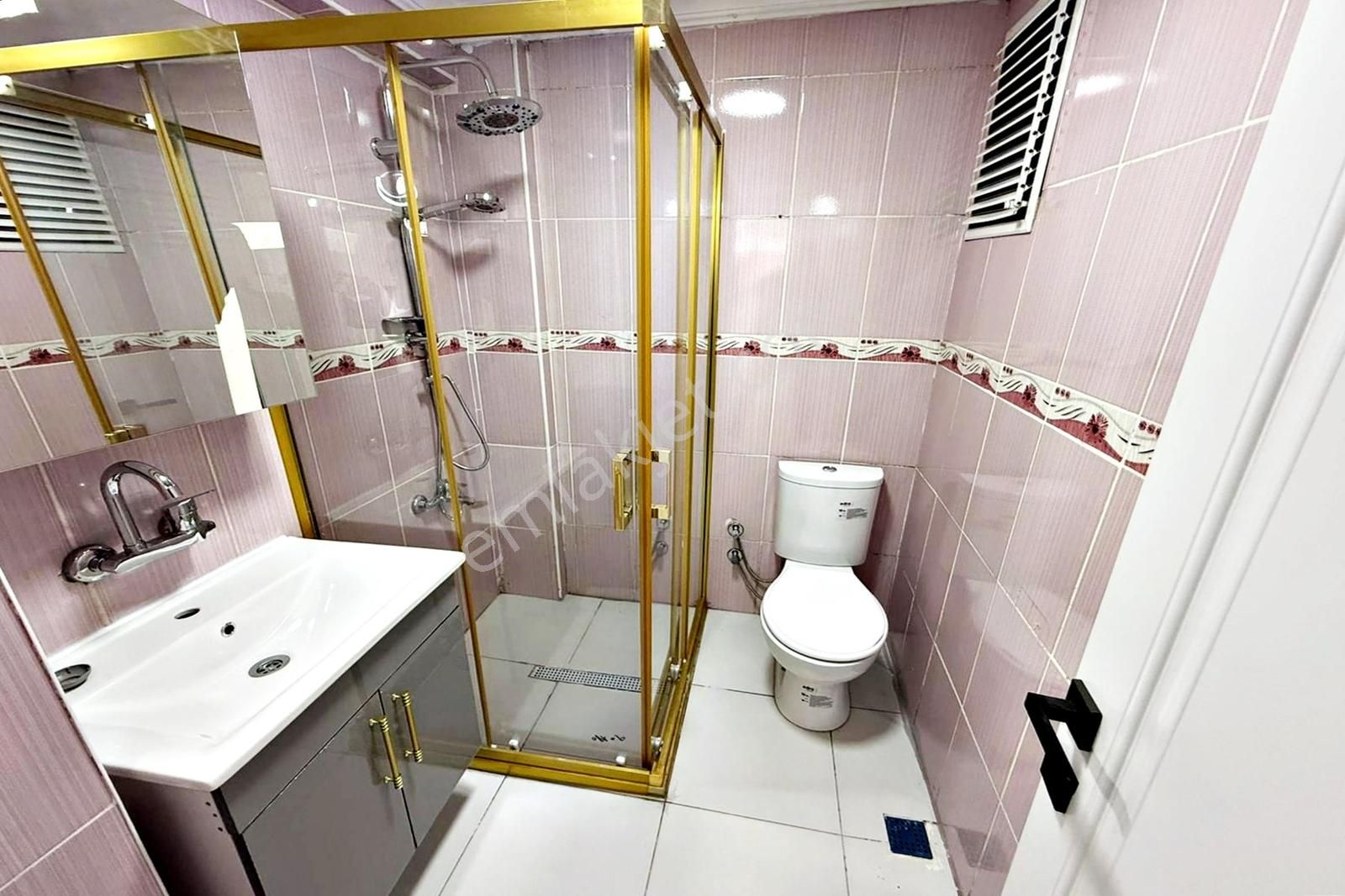 Ufuk Özdemir'den Gülbaba Cad. Full Yapılı 3+1 Masrafsız Daire - Görsel 13