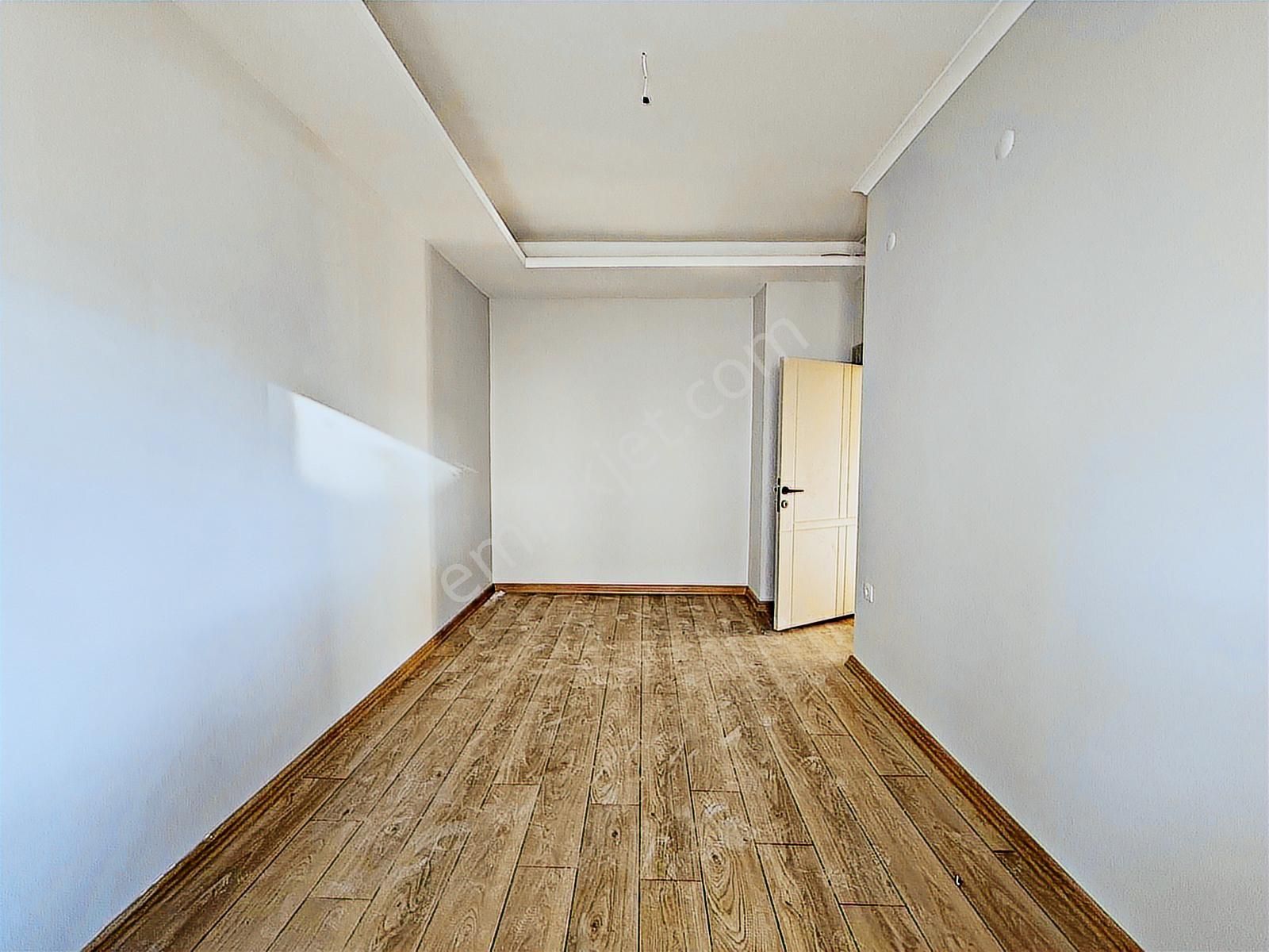 Ufuk Özdemir'den Ovacık'da 540 Cadde Üzeri Sıfır 2+1 Daire - Görsel 23