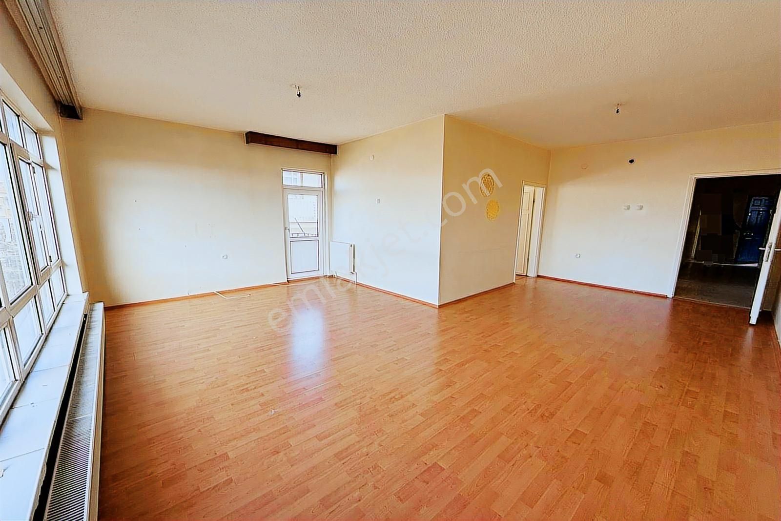 Ufuk Özdemir'den Çilek Sokak'da Orta Yapılı 3+1 Satılık Daire - Görsel 32