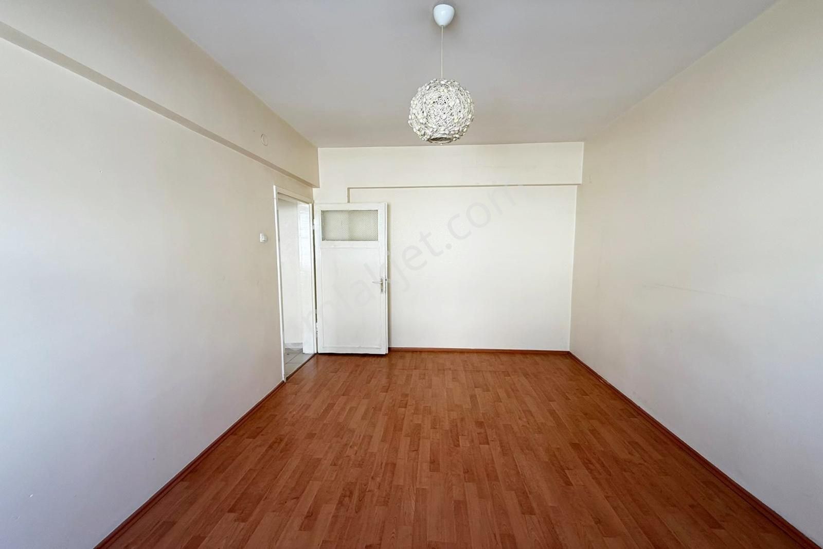 Ufuk Özdemir'den Çilek Sokak'da Orta Yapılı 3+1 Satılık Daire - Görsel 7