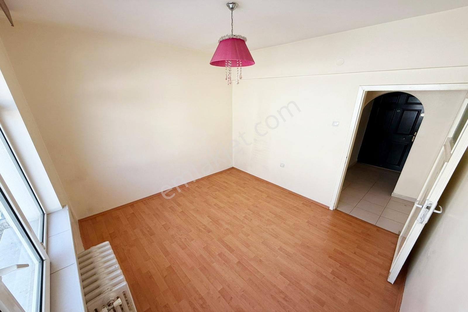 Ufuk Özdemir'den Çilek Sokak'da Orta Yapılı 3+1 Satılık Daire - Görsel 5