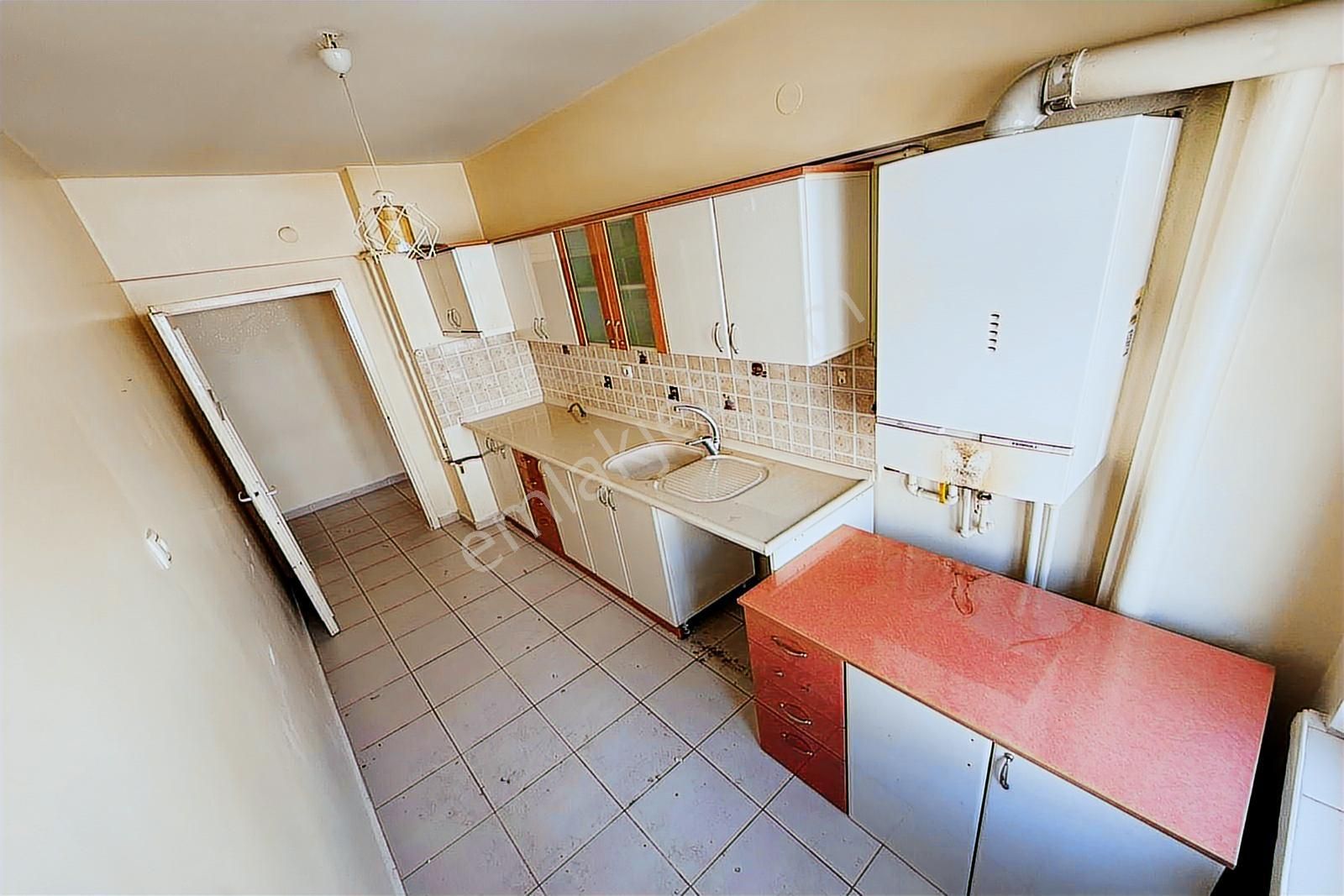 Ufuk Özdemir'den Çilek Sokak'da Orta Yapılı 3+1 Satılık Daire - Görsel 11