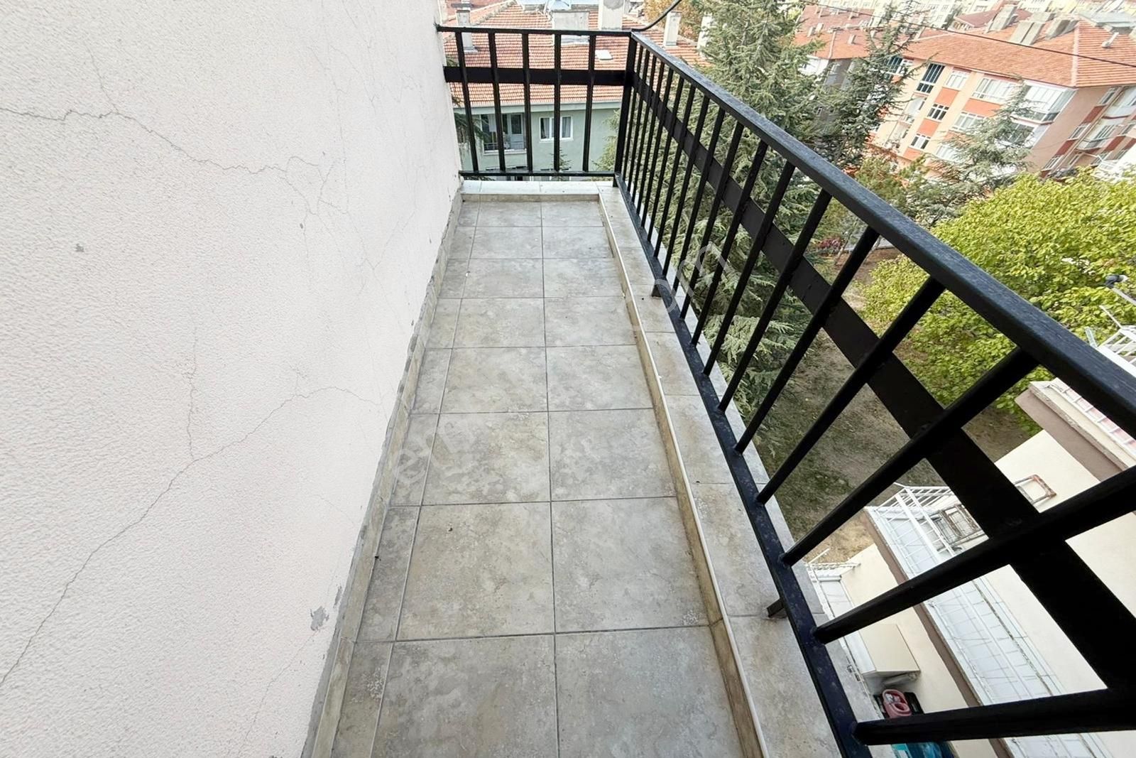 Ufuk Özdemir'den Çilek Sokak'da Orta Yapılı 3+1 Satılık Daire - Görsel 8