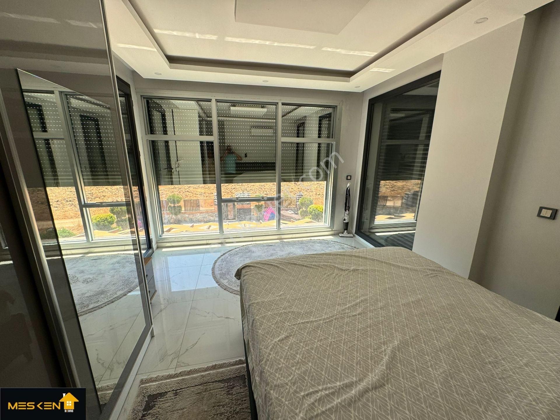 Didim Mavişehir'de Denize 150 Metre Lüks Tam Müstakil Villa - Görsel 15