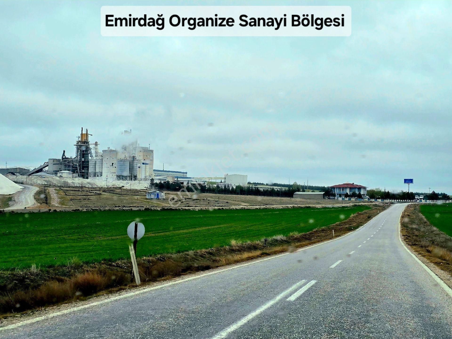 Afyonkarahisar Emirdağ Leylekli'de 6.625 M2 Köyiçi Çift Yollu Çok Güzel Tarla. Açıklamayı Okuyunuz. - Görsel 11