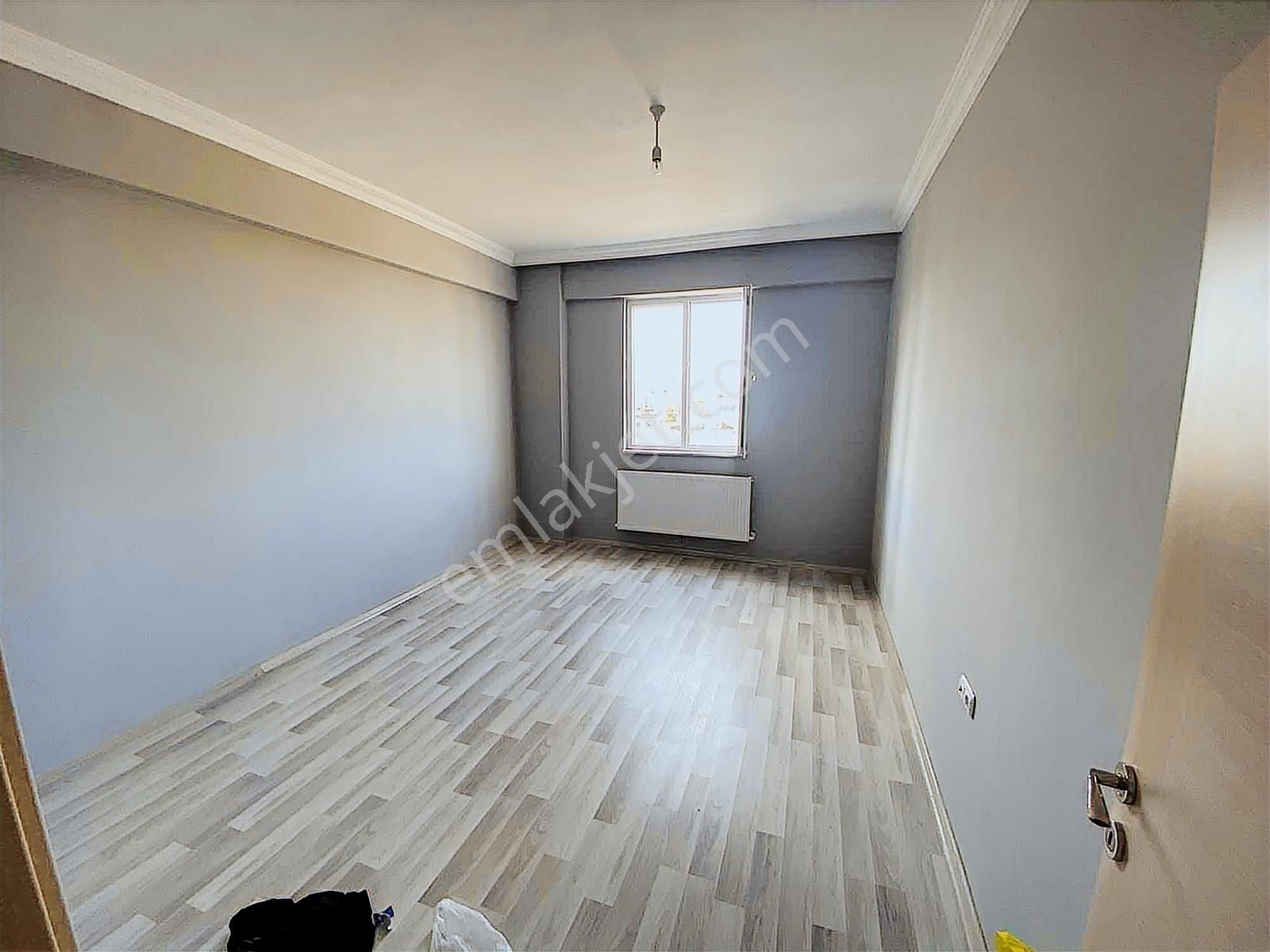 Kars Merkezde Satılık 3+1 Daire - Görsel 7
