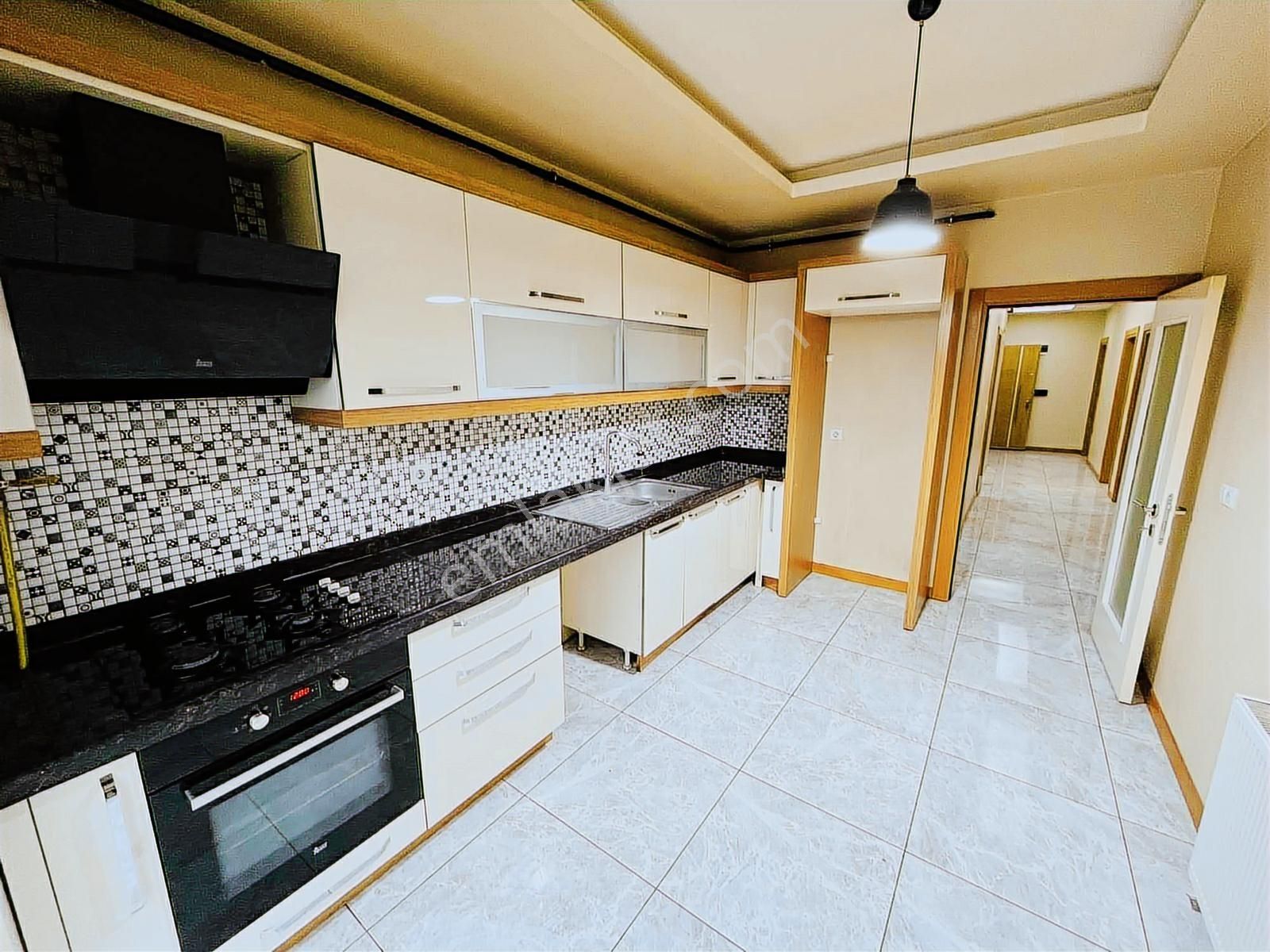 Tepe Yolu Üzerinde Bağcı Sitesi'nde Kiralık 3 + 1 Daire - Görsel 24