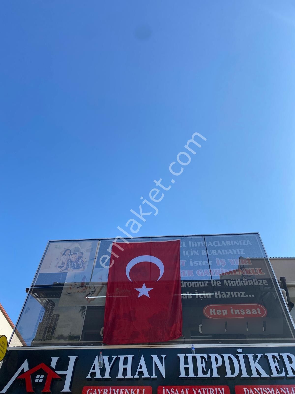 Adapazarı Orhangazi Caddesi Üzerinde 190m2 4+1 Bakımlı Daire