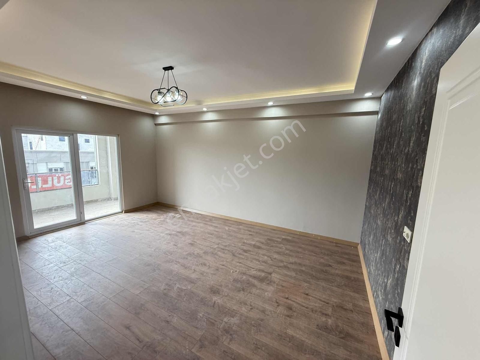 Fuar Arkası Cadde Üstü Kiralık Sıfır 2+1 - Görsel 2