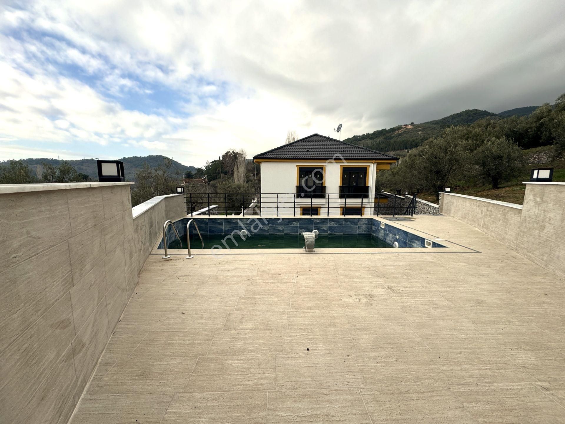 🌀gültaş Emlaktan Avcılarda Satılık 4+1 Yüzme Havuzlu Doğa İçerisinde Körfez Manzaralı Şahane Villa - Görsel 13