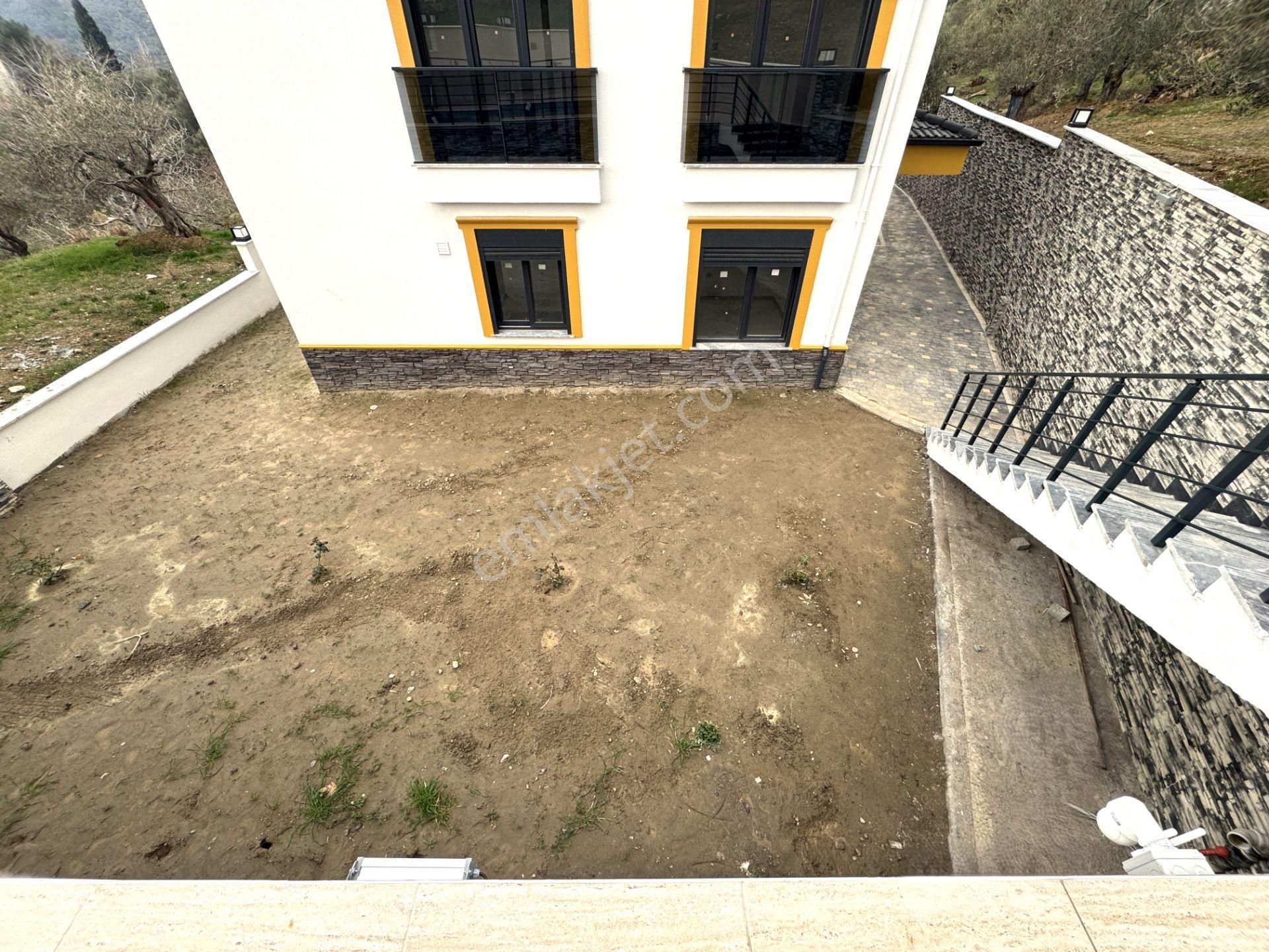 🌀gültaş Emlaktan Avcılarda Satılık 4+1 Yüzme Havuzlu Doğa İçerisinde Körfez Manzaralı Şahane Villa - Görsel 15