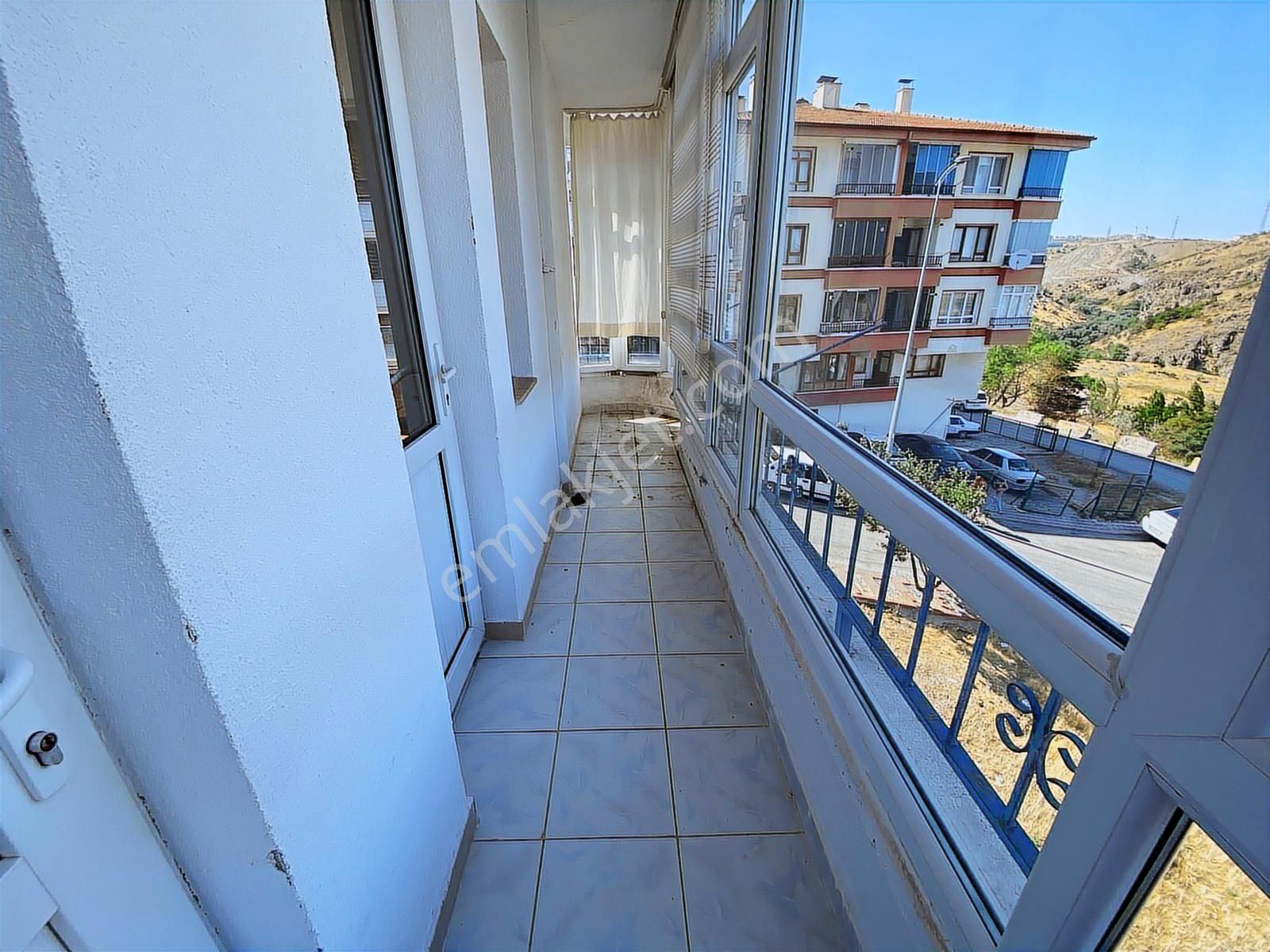 Vadi Manzaralı 1. Orta Kat Caddeye 2 Bina Mesafe Bağımsız 115m2 - Görsel 10