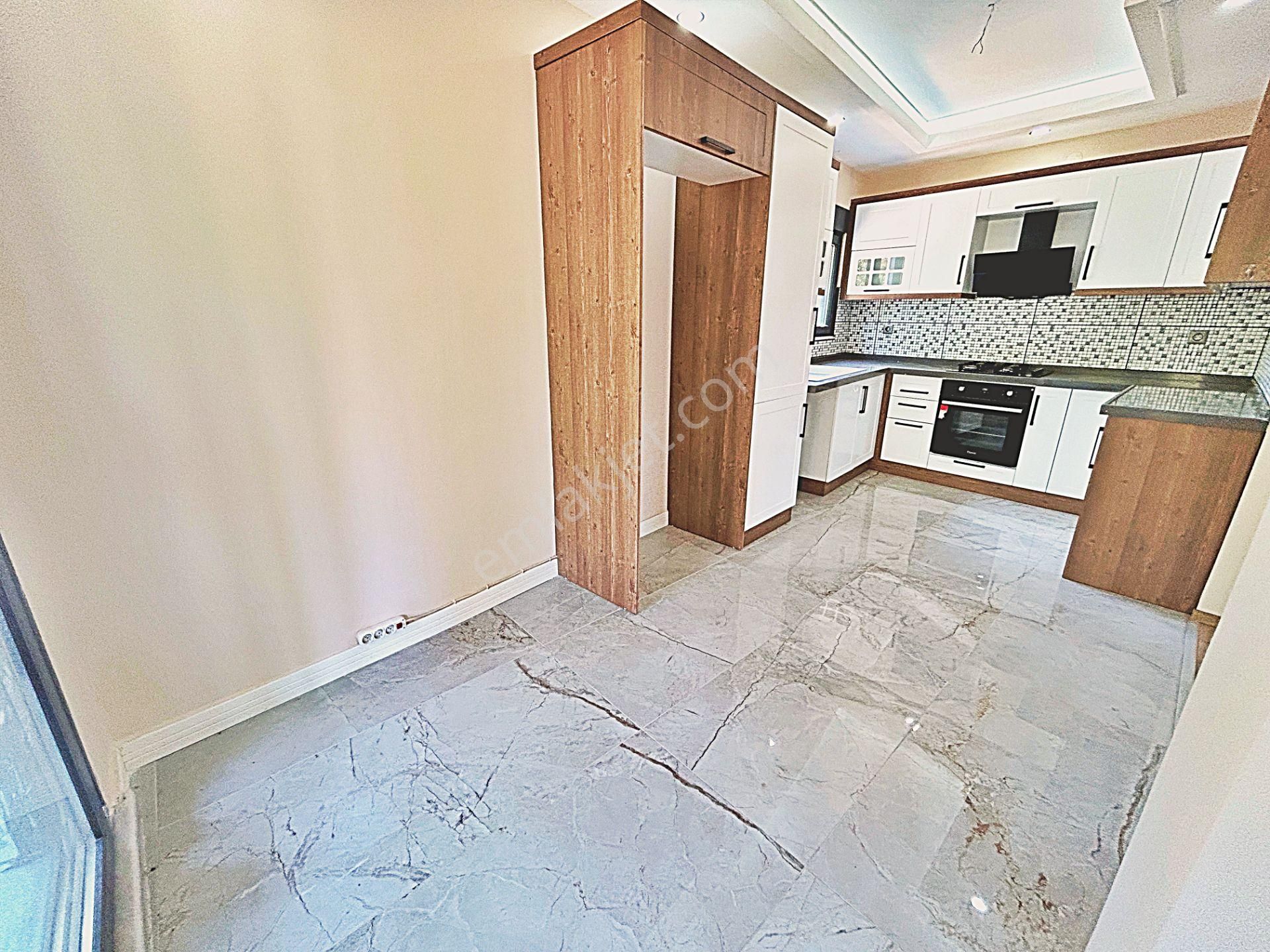 🌀gültaş Emlaktan Akçayda Satılık 4+1 Otoparklı Geniş Bahçeli Verandalı Villa - Görsel 4