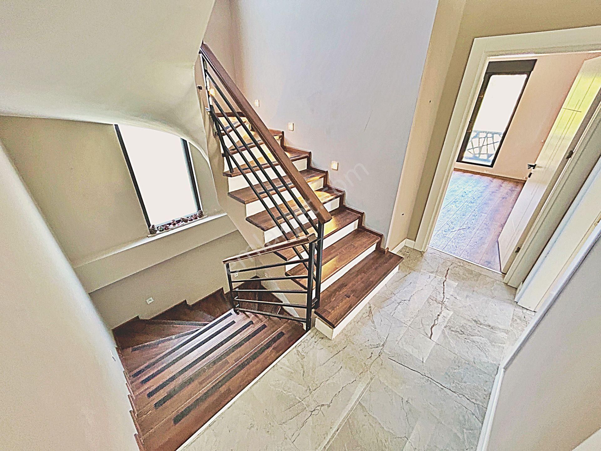 🌀gültaş Emlaktan Akçayda Satılık 4+1 Otoparklı Geniş Bahçeli Verandalı Villa - Görsel 15