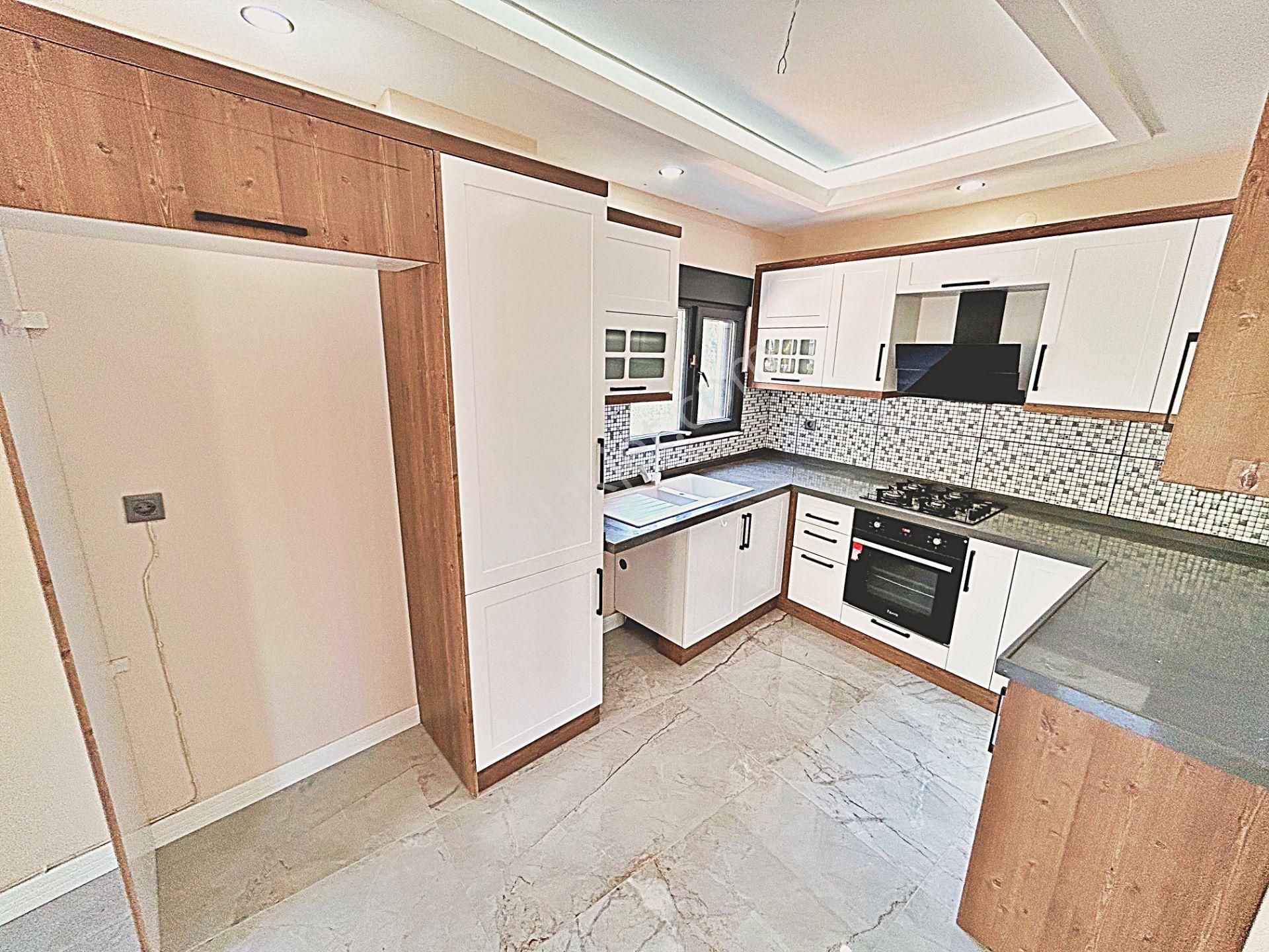 🌀gültaş Emlaktan Akçayda Satılık 4+1 Otoparklı Geniş Bahçeli Verandalı Villa - Görsel 3