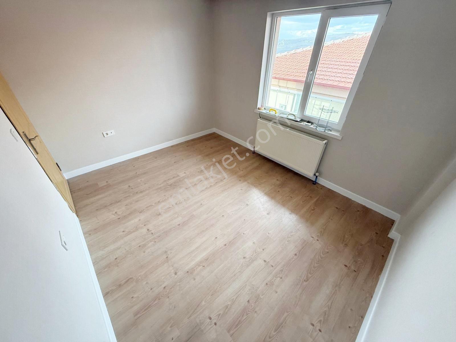 Yayla Mahallesi Esertepe Merkeze Yakın Yapılı Cepheleri Açık 3+1 - Görsel 11