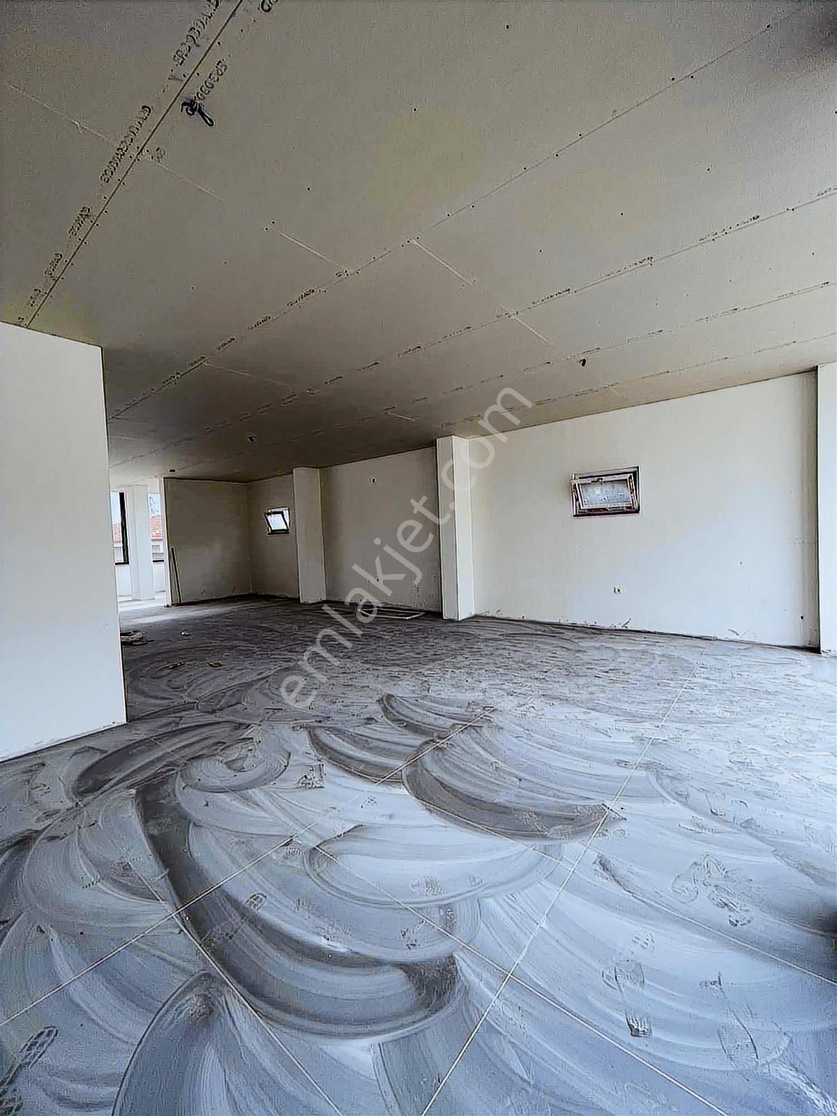 Ali Şener Caddesi Üzeri Kiralık Dopolu Dükkan 135m2 + 80 M2 Depo - Görsel 14