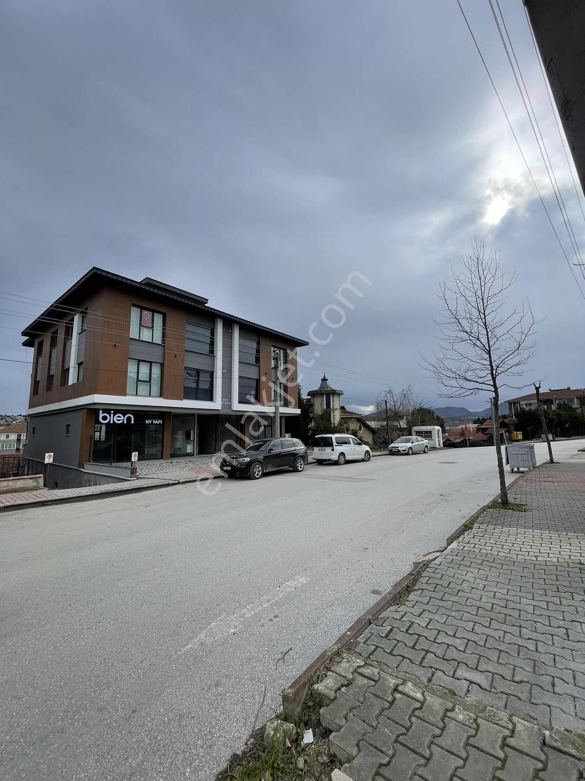 Ali Şener Caddesi Üzeri Kiralık Dopolu Dükkan 135m2 + 80 M2 Depo - Görsel 26