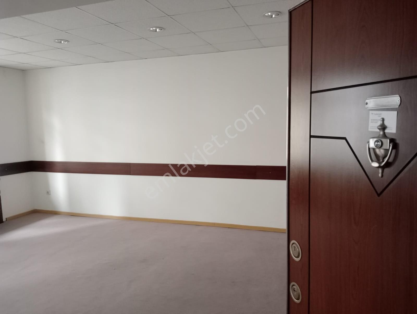 Kızılay Merkezde Atatürk Bulvarı Üzerinde 46 M2 Kiralık Ofis - Görsel 2