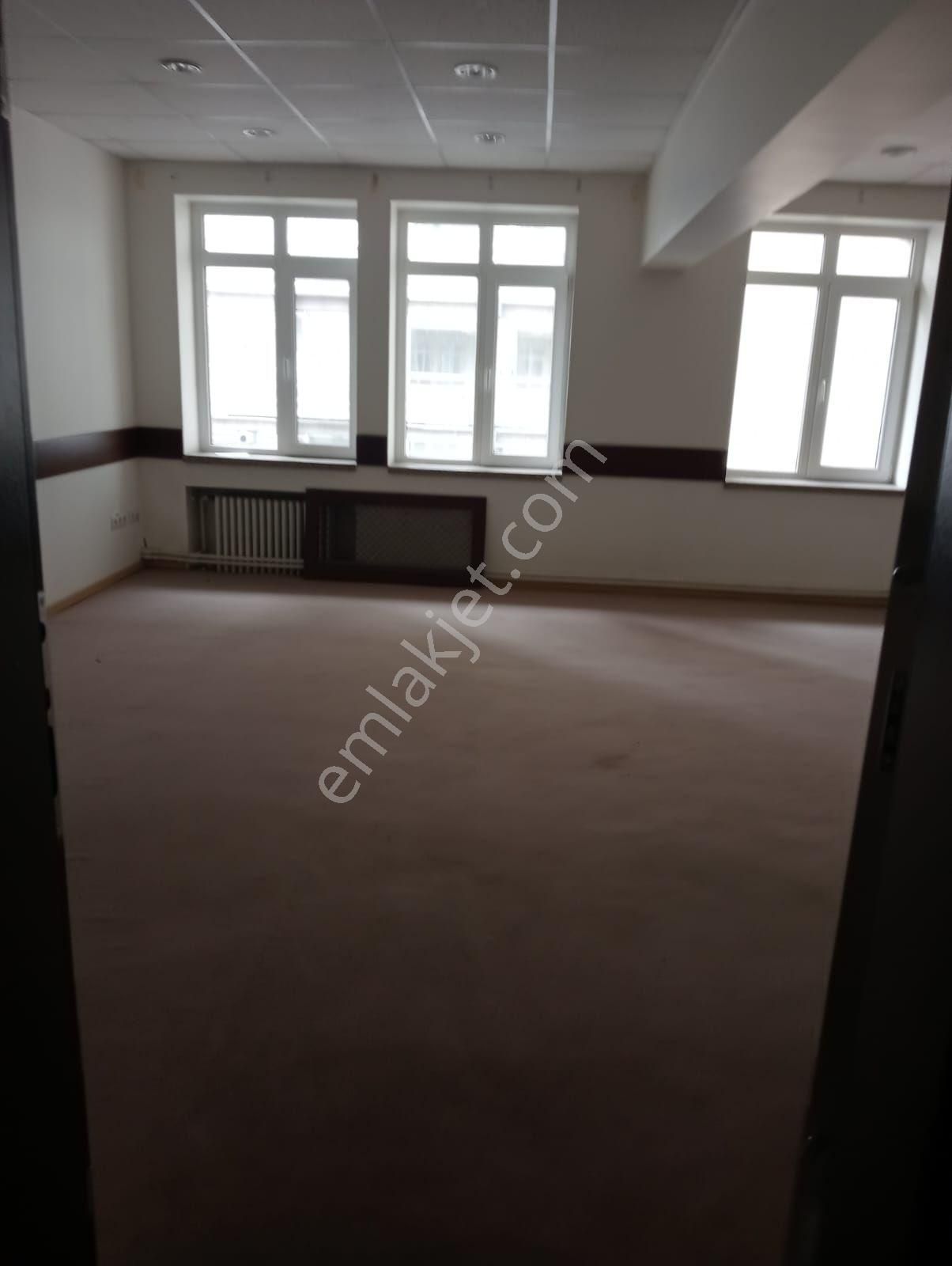 Kızılay Merkezde Atatürk Bulvarı Üzerinde 46 M2 Kiralık Ofis - Görsel 3