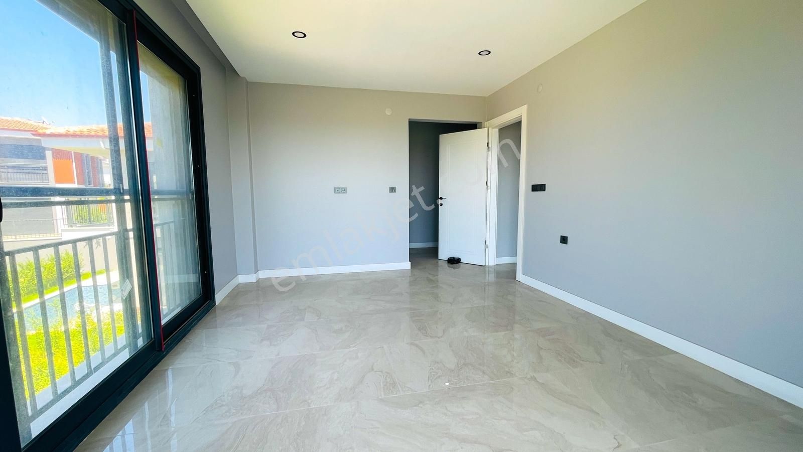 Kuşadası Davutlarda Satılık 4+1 Müstakil Deniz Manzaralı Villa - Görsel 21