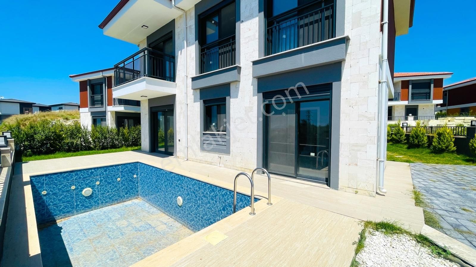 Kuşadası Davutlarda Satılık 4+1 Müstakil Deniz Manzaralı Villa - Görsel 7