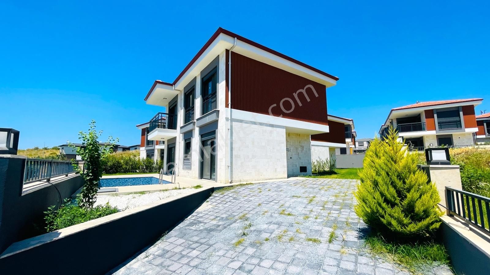 Kuşadası Davutlarda Satılık 4+1 Müstakil Deniz Manzaralı Villa - Görsel 6
