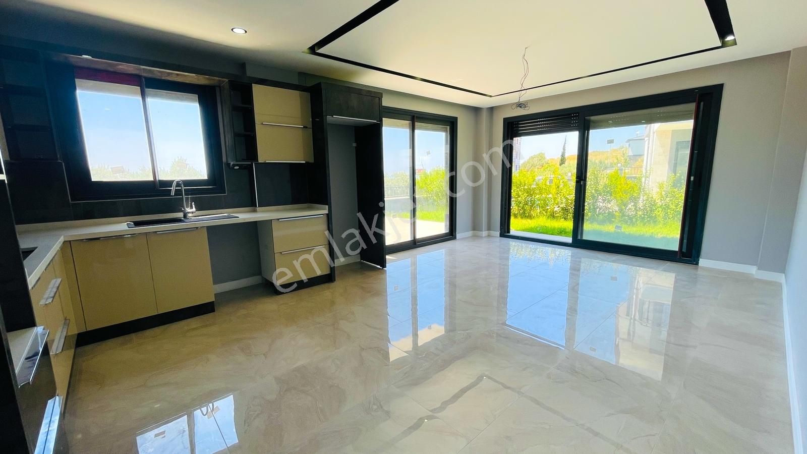 Kuşadası Davutlarda Satılık 4+1 Müstakil Deniz Manzaralı Villa - Görsel 3