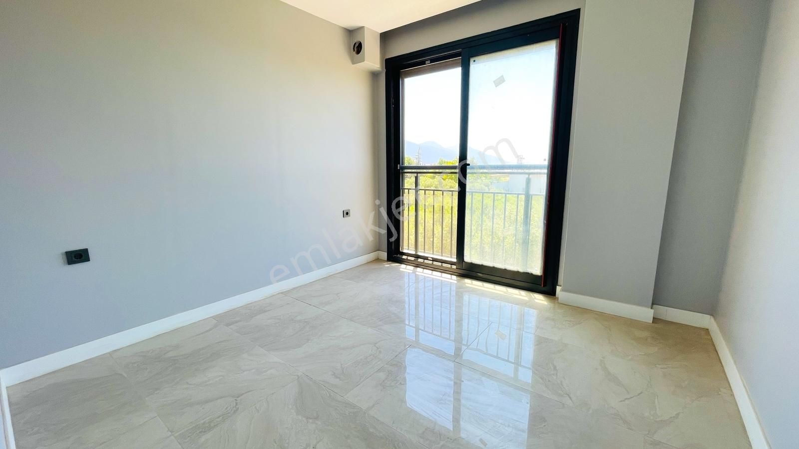 Kuşadası Davutlarda Satılık 4+1 Müstakil Deniz Manzaralı Villa - Görsel 23