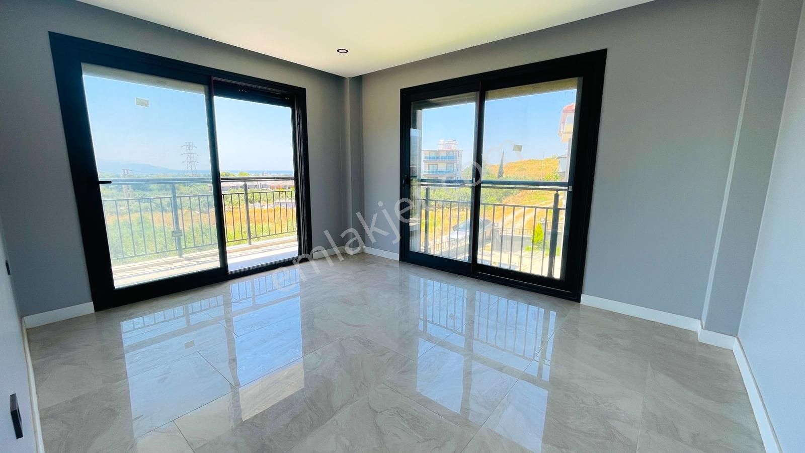 Kuşadası Davutlarda Satılık 4+1 Müstakil Deniz Manzaralı Villa - Görsel 16