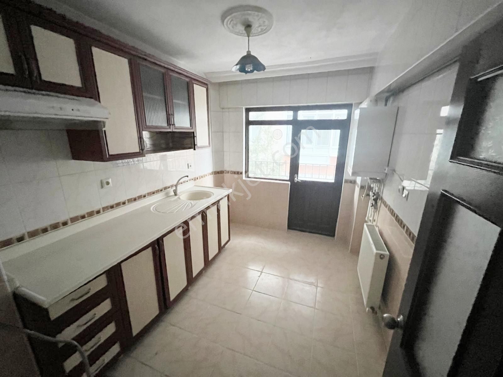 Adres Gayrimenkul'den Ara Kat Ulaşım,çarşı Yakını Bağımsız 2+1