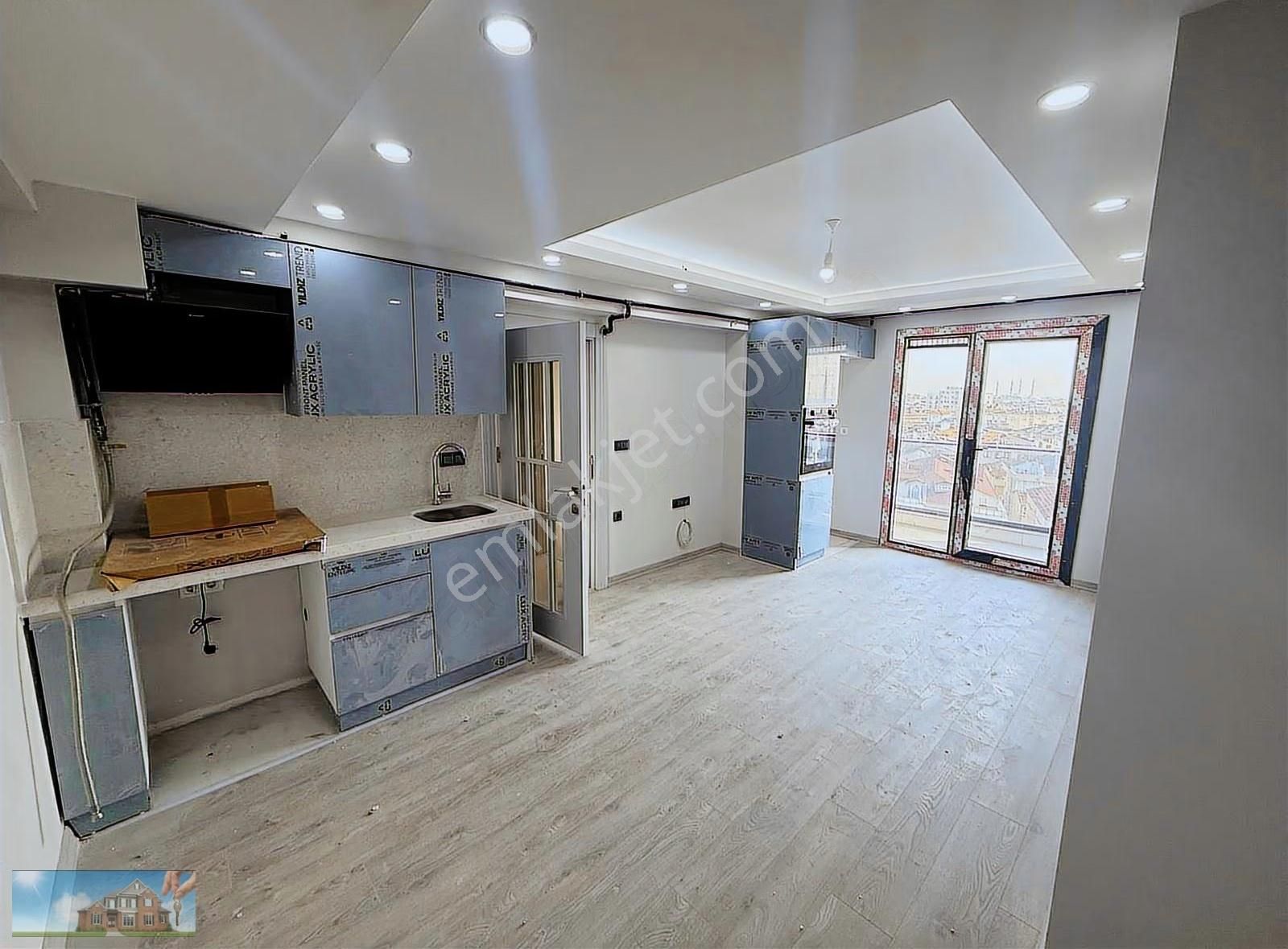 Barış'tan Şehir Manzaralı 9. Kat 1+1 Ara Kat Daire