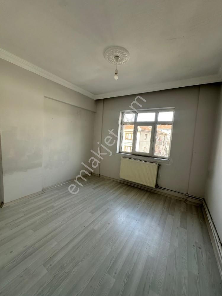 Yıldırımlak Emlaktan Katta 3+1 Fırsat Dairesi - Görsel 8