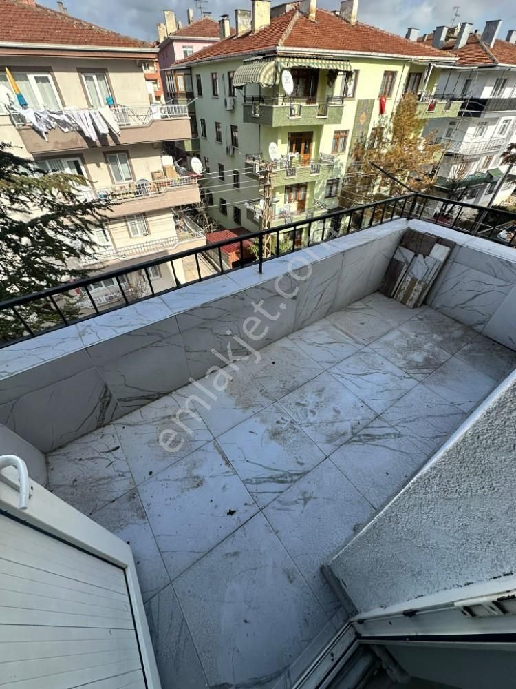 Yıldırımlak Emlaktan Katta 3+1 Fırsat Dairesi - Görsel 16