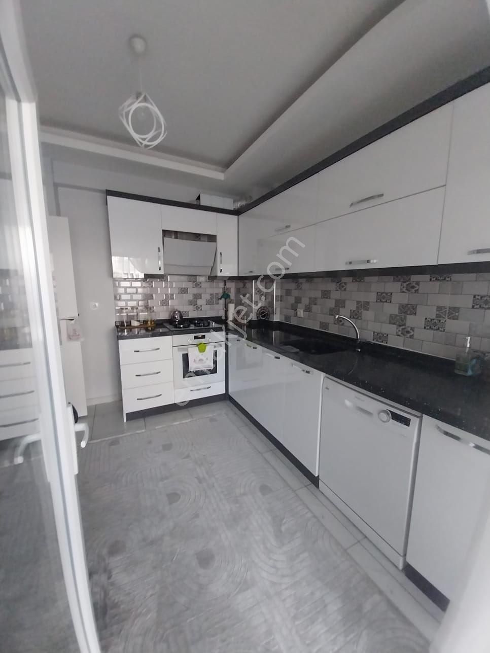 Acil Satılık 3+1 Daire Giriş Kat Kalfalar Uluğbey Mah De - Görsel 9