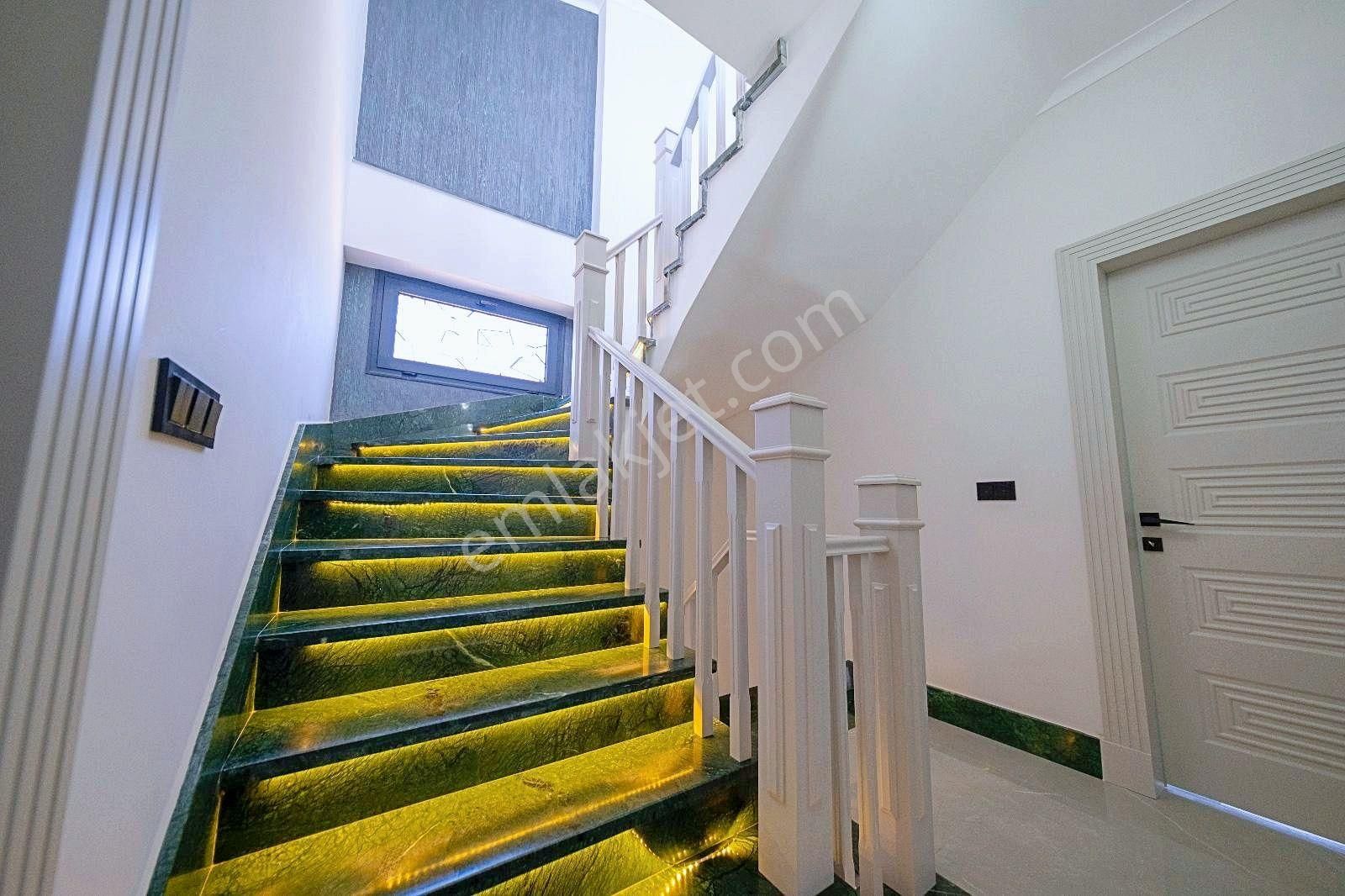 🌀gültaş Emlaktan Altınolukta Satılık 4+1 Full Deniz Manzaralı Yüzme Havuzlu Villa - Görsel 13