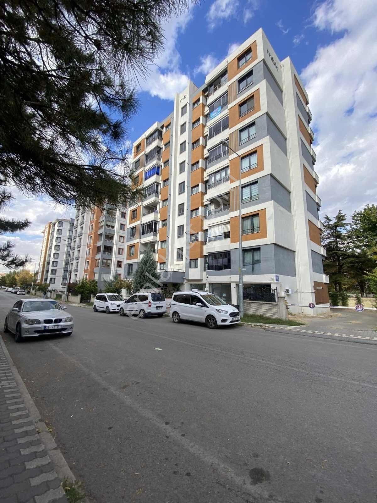 Esenyurtun En Güzel Konumunda 5 Yıllık 3,5+1 Lüks Satılık Daire - Görsel 4