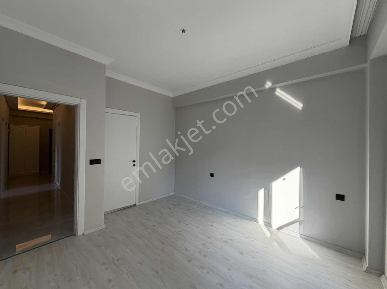 İlhan Rodoplu'dan Havuzlu Lüx Site'de Satılık 2+1 Daire - Görsel 17