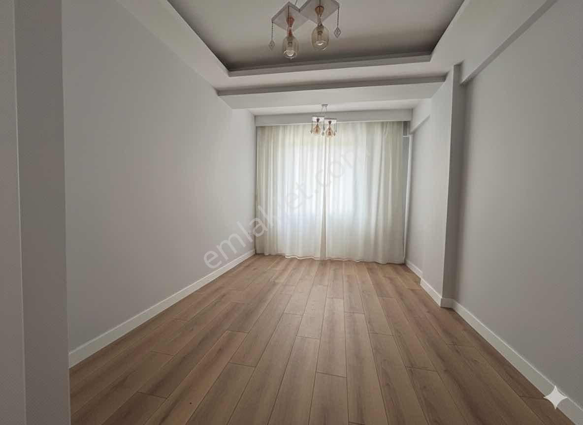 Esradan Duruşehirde 2+1 Asansörlü Ara Kat Yerden Isıtma Önü Park - Görsel 23