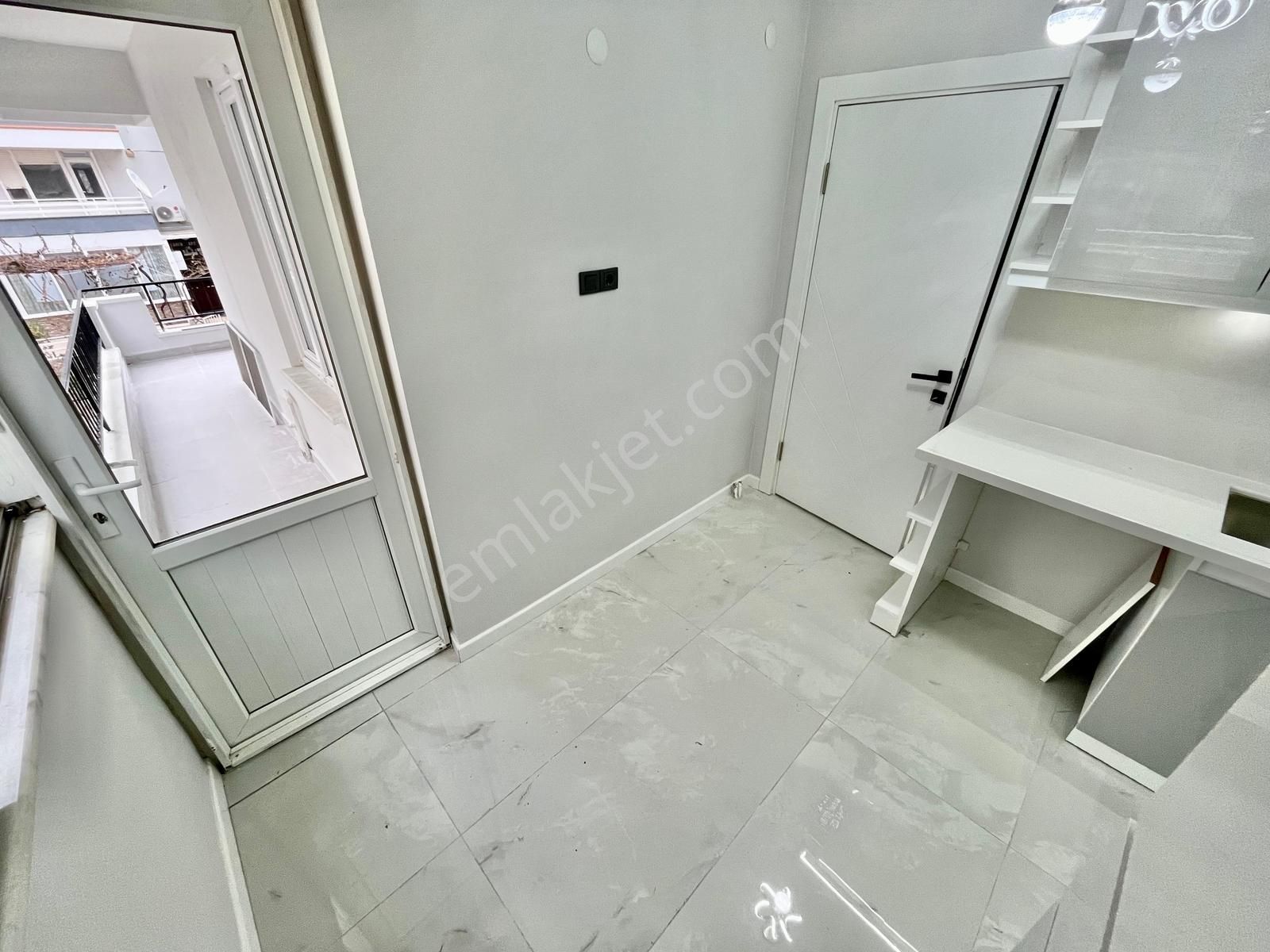 Gümüş'den Akçay Merkezde Denize 200mt Ara Kat Ön Cephe 2+1 Daire - Görsel 6