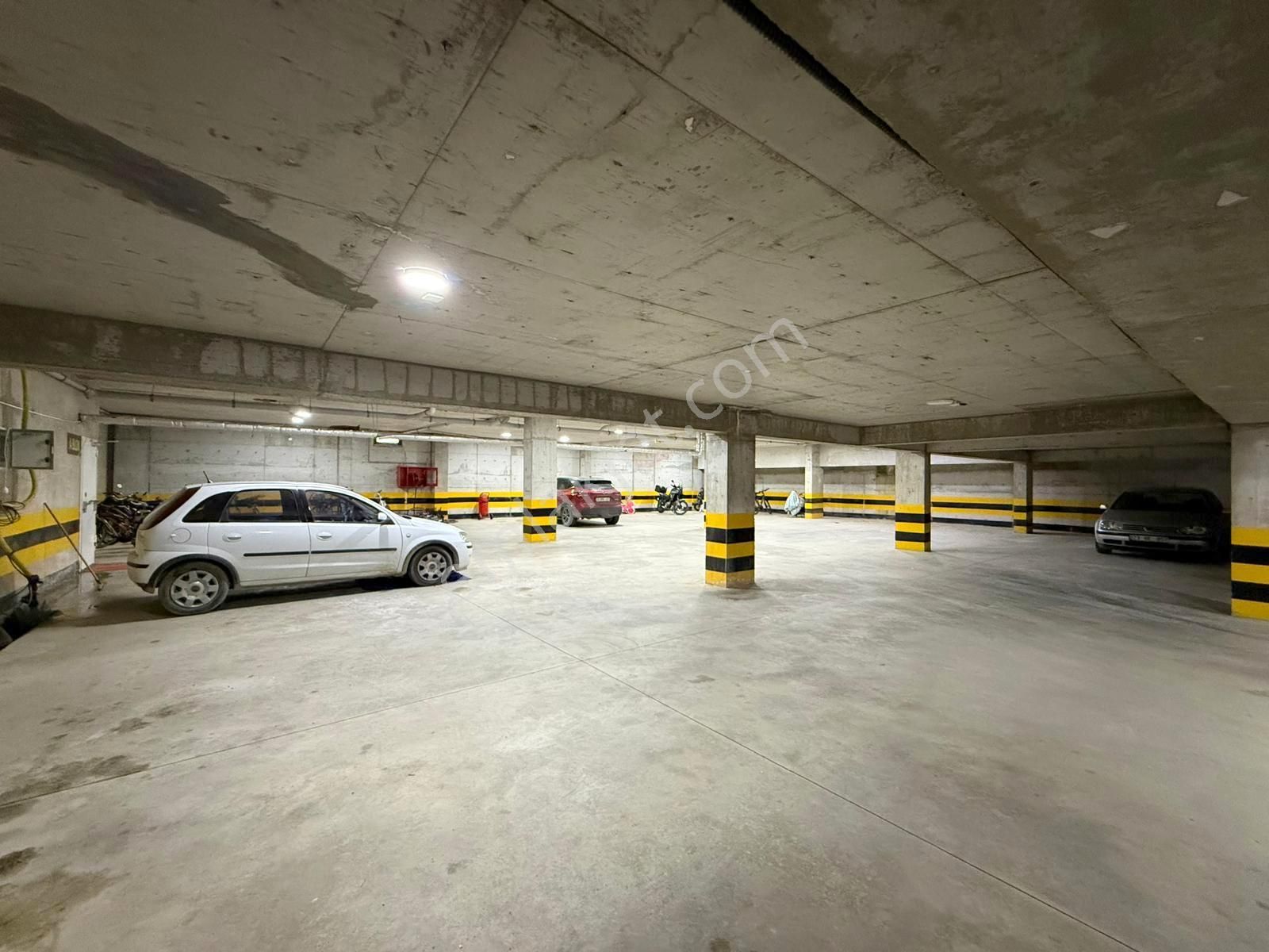 🟢 Güç Gayrimenkul'den Akçay'da Ön Cephe Otoparklı Asansörlü Ultra Lüx 1+1 Daire - Görsel 2