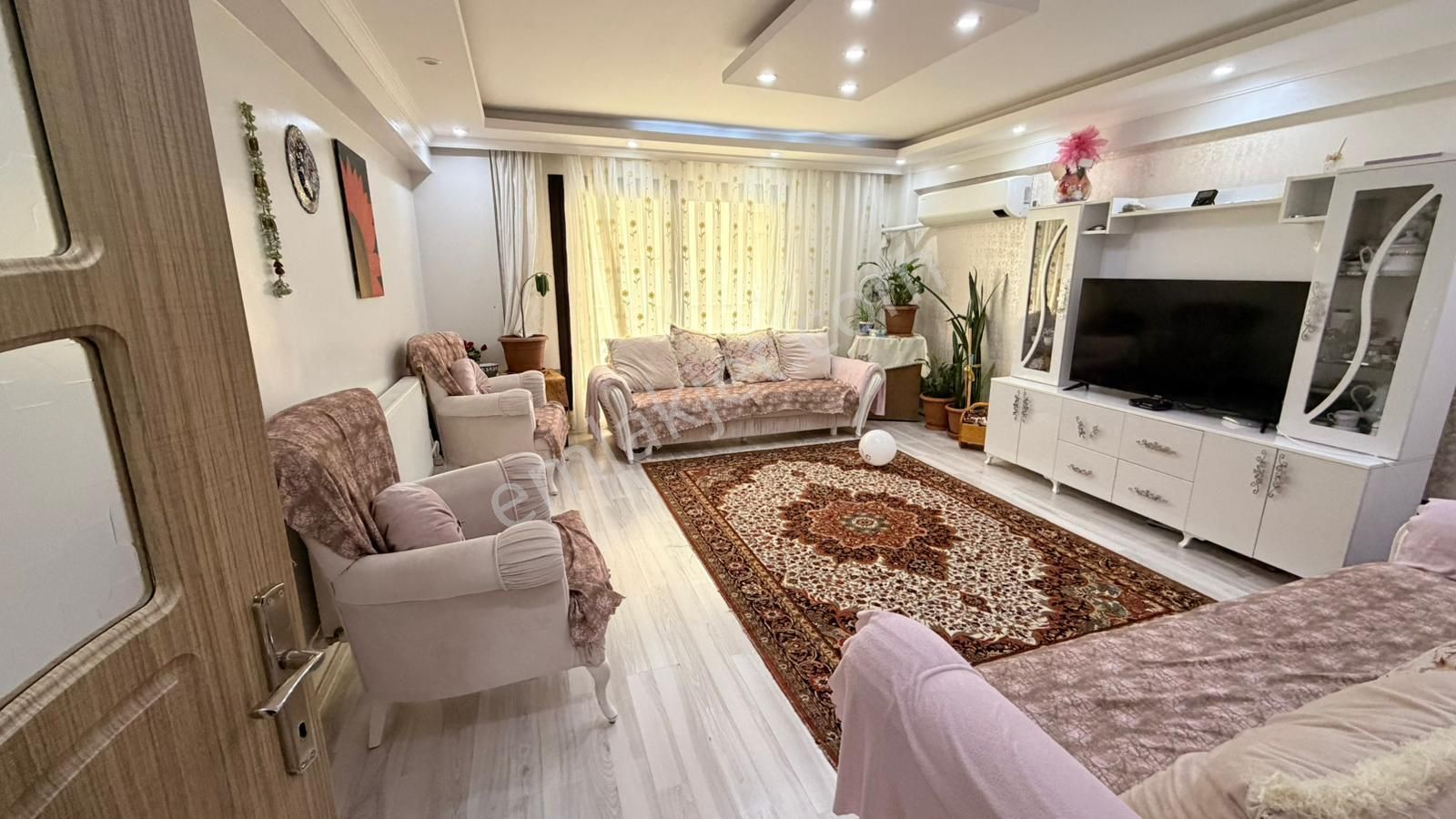 Zeki Emlak'tan Muradiye Mh. Cadde Üstü Satılık 3+1 Teraslı Daire - Görsel 13