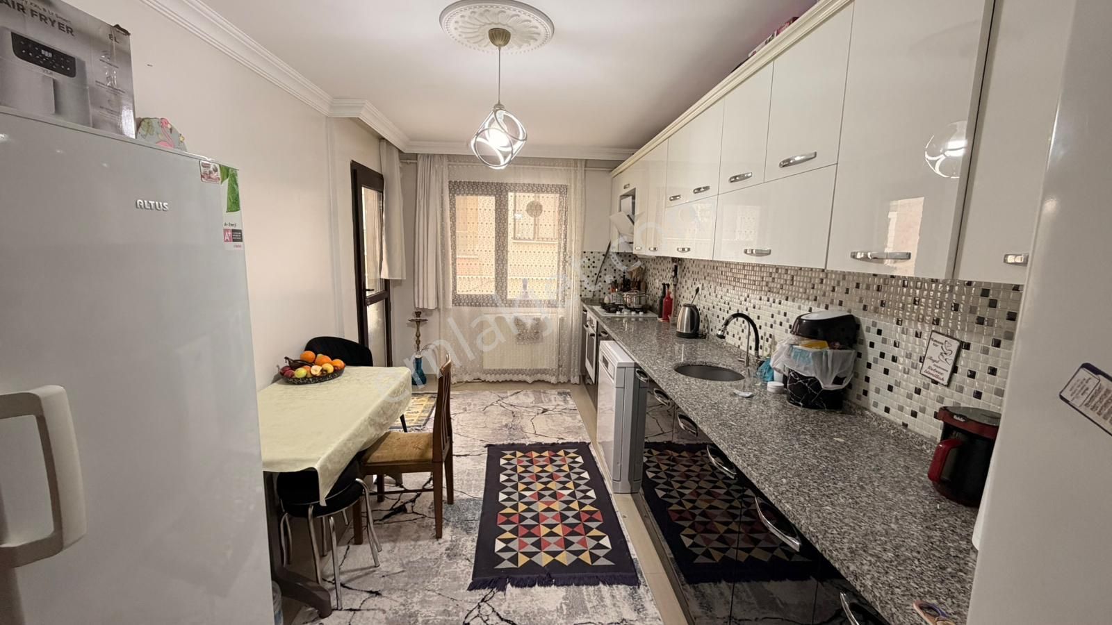 Zeki Emlak'tan Muradiye Mh. Cadde Üstü Satılık 3+1 Teraslı Daire - Görsel 8