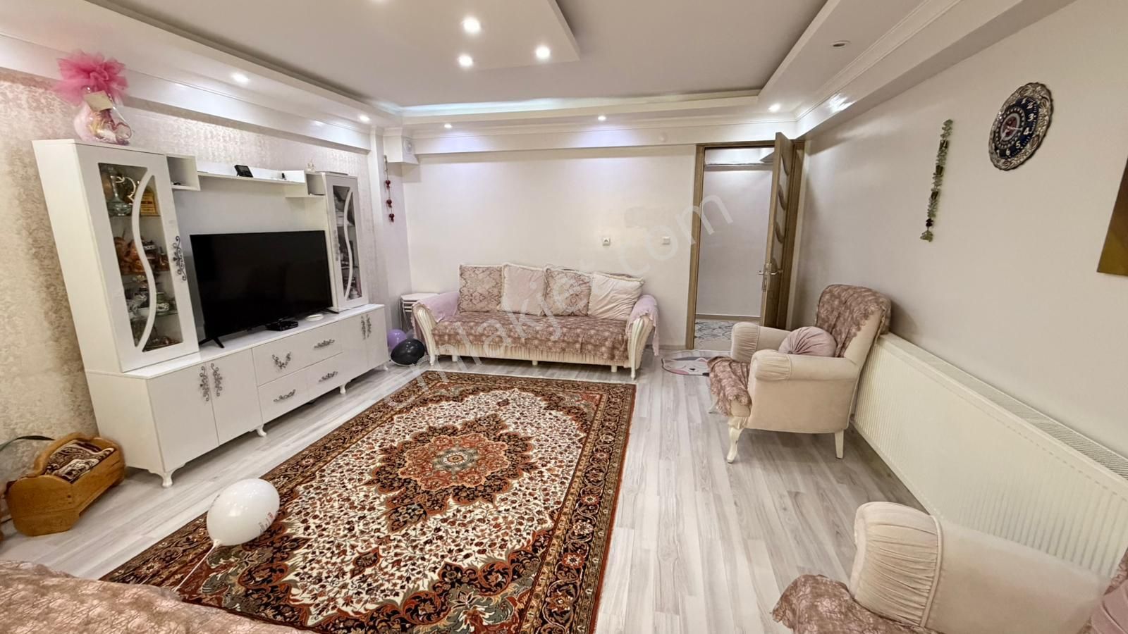 Zeki Emlak'tan Muradiye Mh. Cadde Üstü Satılık 3+1 Teraslı Daire - Görsel 10