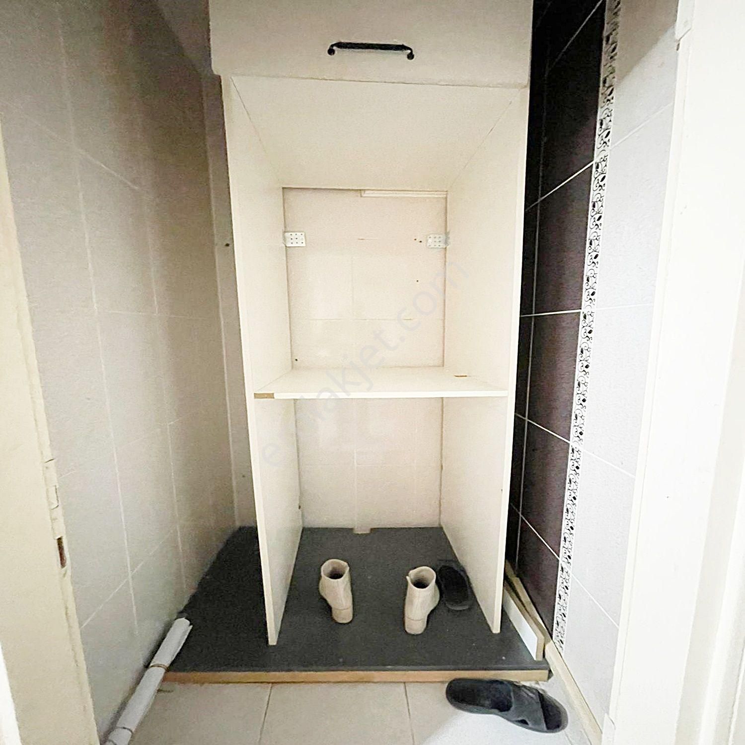 Beylikdüzü Yakuplu'da Giriş Kat Seviyesinde Bahçe Kullanımlı Aydınlık 2+1 Satılık Daire - Görsel 9